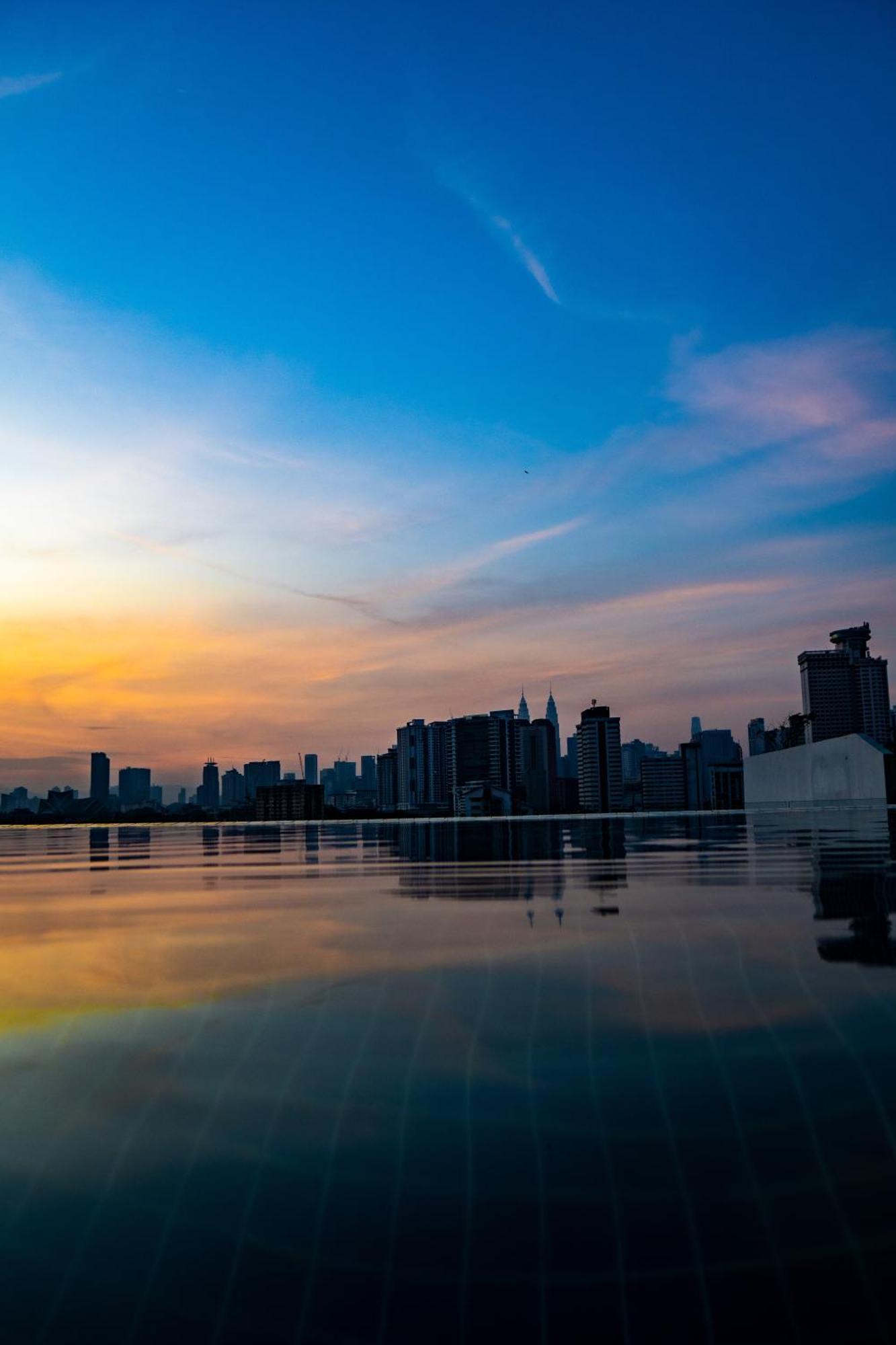Infinite Pool! Room In Kuala Lumpur Exterior photo