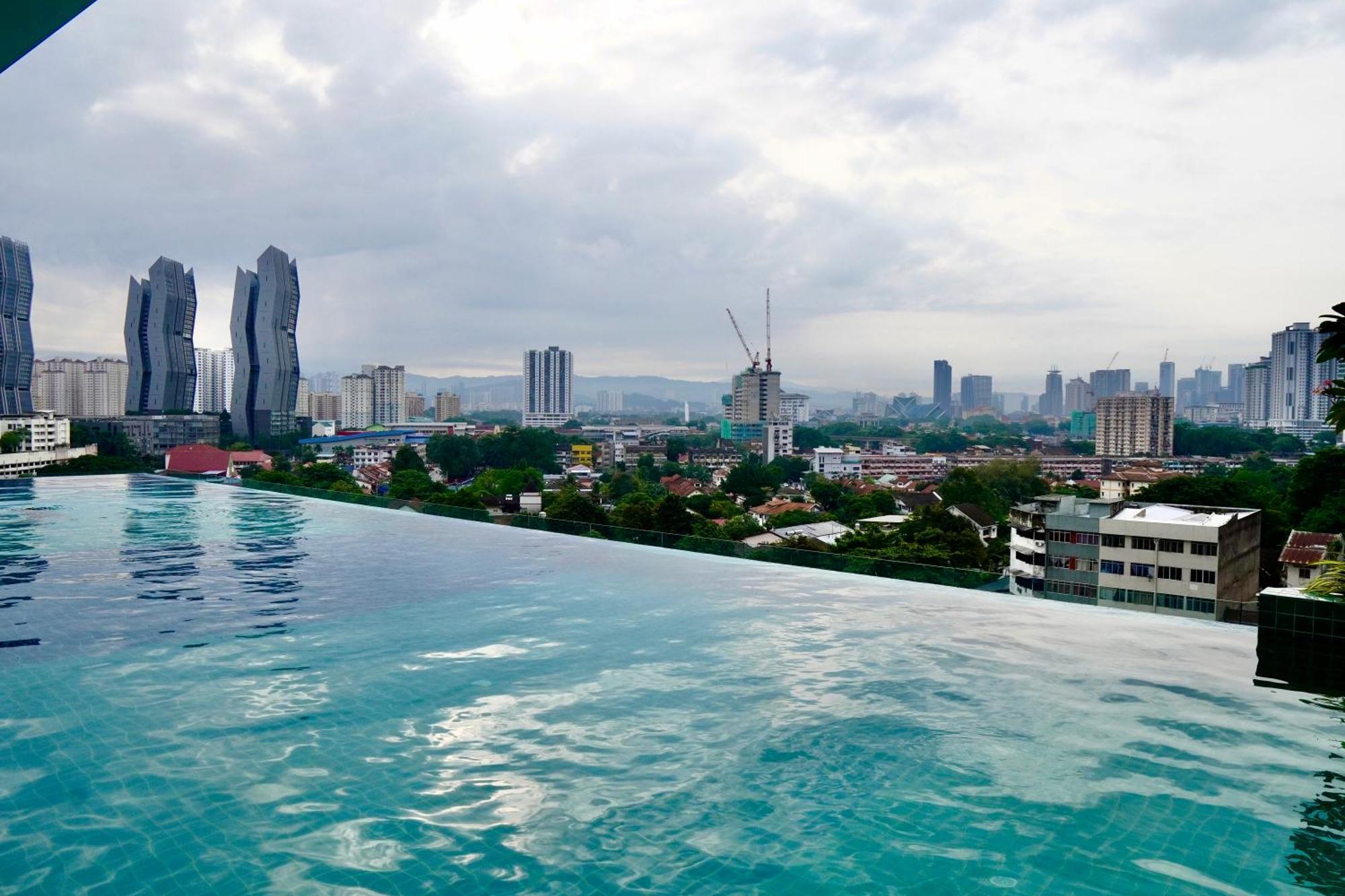 Infinite Pool! Room In Kuala Lumpur Exterior photo